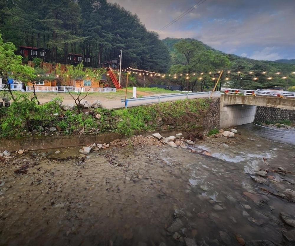 Hongcheon Gongjaksan Recreational Forest Pension Dış mekan fotoğraf