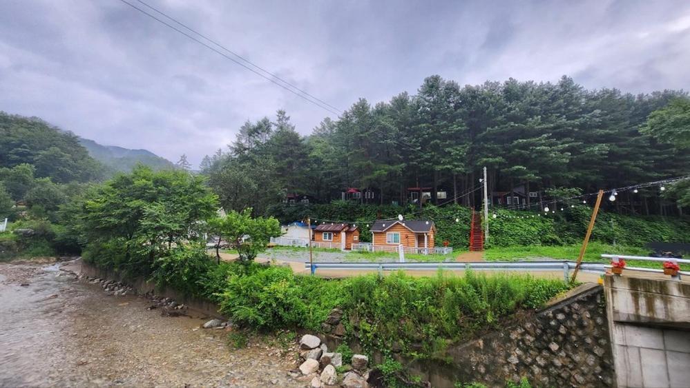 Hongcheon Gongjaksan Recreational Forest Pension Dış mekan fotoğraf